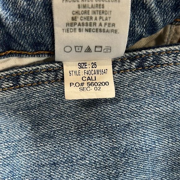 Joe's Jeans - Slouched Slim in Cali - Picture 9 of 11